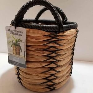 Better Homes And Gardens Black and Tan Woven Planter